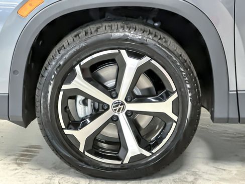 New 2026 Volkswagen Tiguan SE image 24