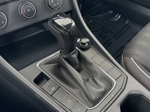 Certified 2023 Volkswagen Jetta Sport image 17