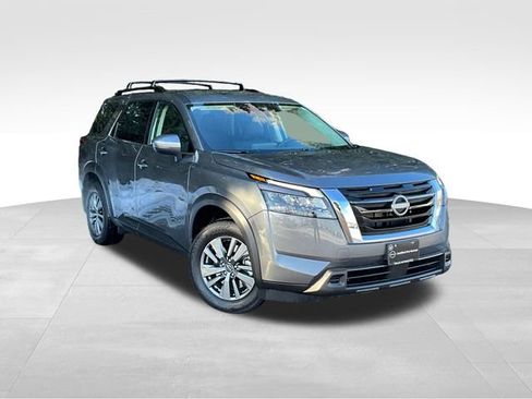 Certified 2025 Nissan Pathfinder SV image 1