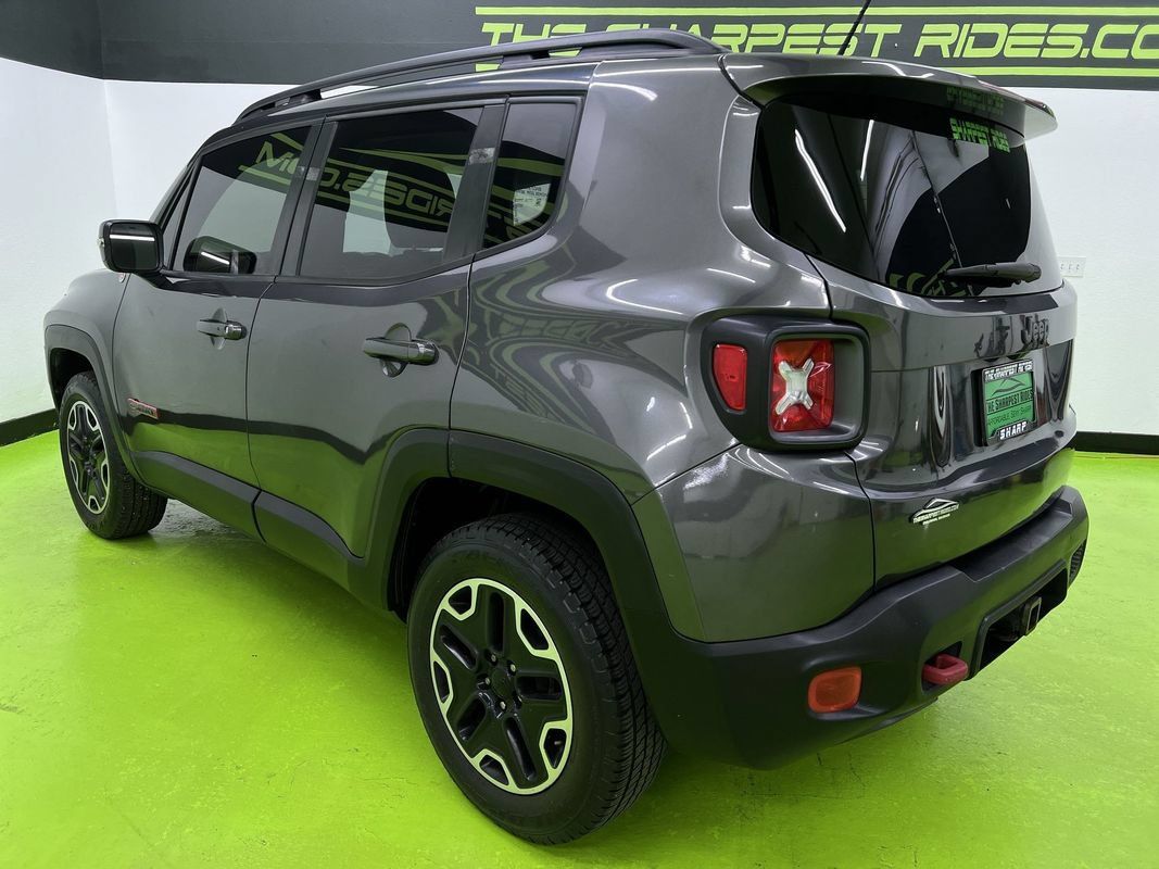 Used 2016 Jeep Renegade Trailhawk w/ Premium Trailhawk Package AWD/4WD image 7