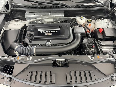 Certified 2024 Cadillac XT4 Luxury w/ Cold Weather Package image 11