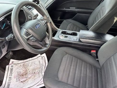 Used 2020 Ford Fusion SE image 11