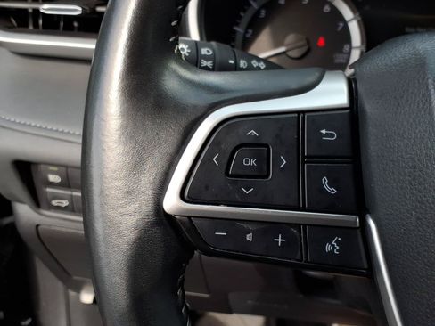 Used 2023 Toyota Highlander XLE FWD image 24