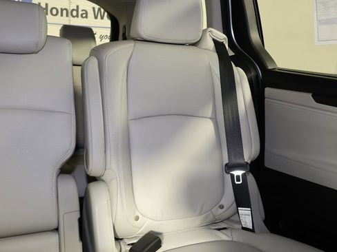 Used 2026 Honda Odyssey EX-L image 12