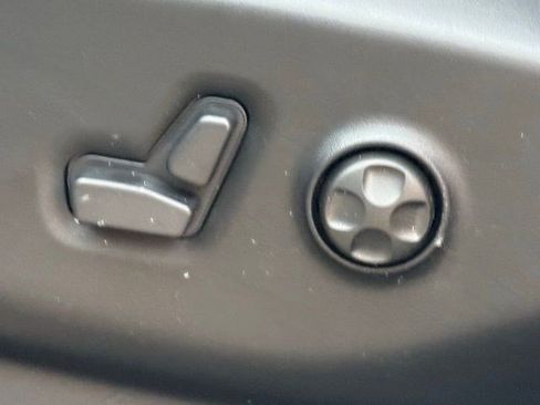 New 2026 Chrysler Pacifica Select FWD image 12