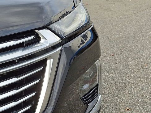 Used 2023 Chevrolet Traverse Premier image 37