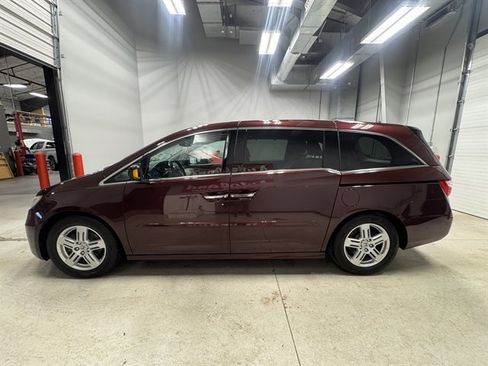 Used 2011 Honda Odyssey Touring Elite image 4