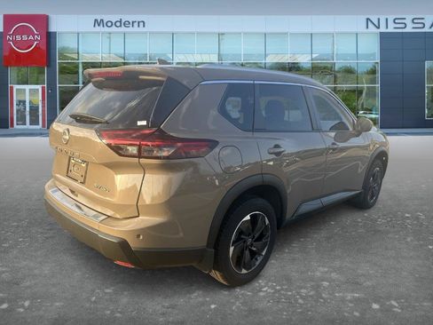 Certified 2024 Nissan Rogue SV w/ SV Premium Package AWD/4WD image 5