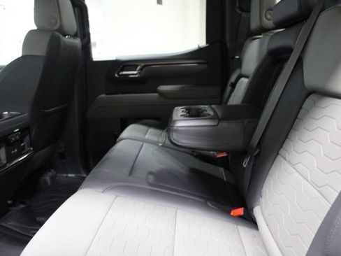 Used 2024 Chevrolet Silverado 1500 ZR2 AWD/4WD image 24