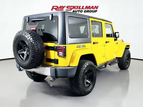 Used 2015 Jeep Wrangler Unlimited Sahara w/ Dual Top Group AWD/4WD image 7