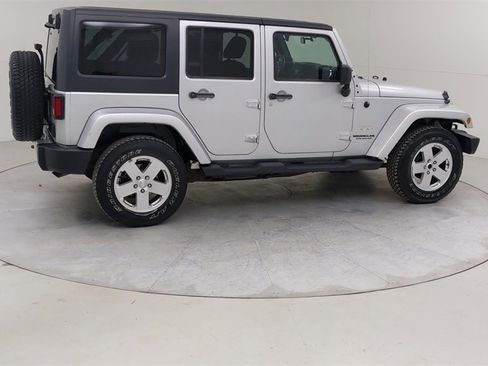 Used 2012 Jeep Wrangler Unlimited Sahara w/ Dual Top Group image 12