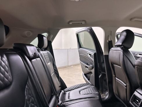 Used 2024 Ford Edge Titanium image 23