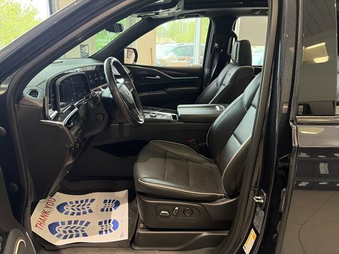 Used 2023 Cadillac Escalade ESV Sport AWD/4WD image 22