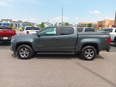 Used 2017 Chevrolet Colorado Z71 AWD/4WD image 2