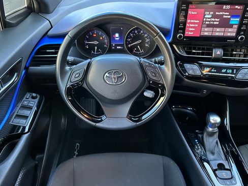 Used 2020 Toyota C-HR XLE image 15