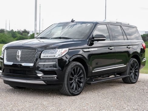 Used 2018 Lincoln Navigator Select AWD/4WD image 5