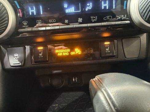 Certified 2019 Toyota RAV4 XLE image 30