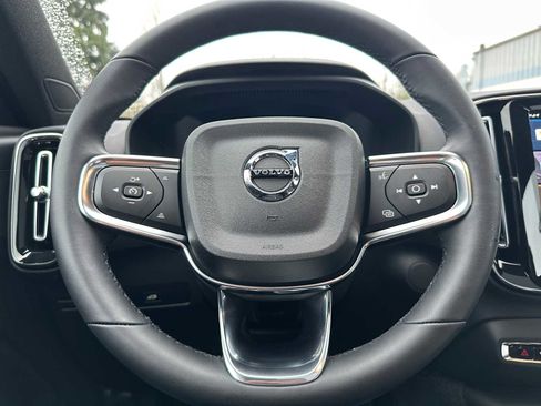 Certified 2023 Volvo XC40 Recharge Plus image 24