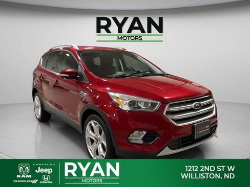 Used 2019 Ford Escape Titanium w/ U9j03 - Titanium Tow Package image 1