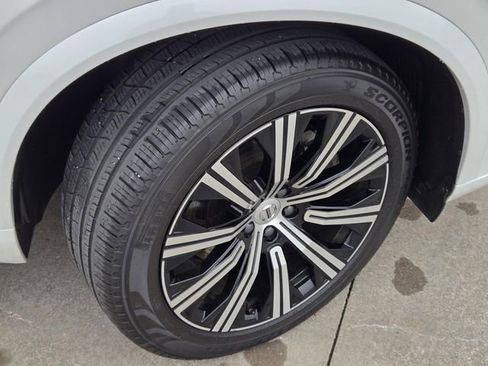 Used 2025 Volvo XC90 B6 Ultra AWD/4WD image 6