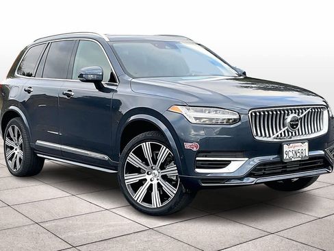 Used 2022 Volvo XC90 T8 Inscription w/ Advanced Package image 2