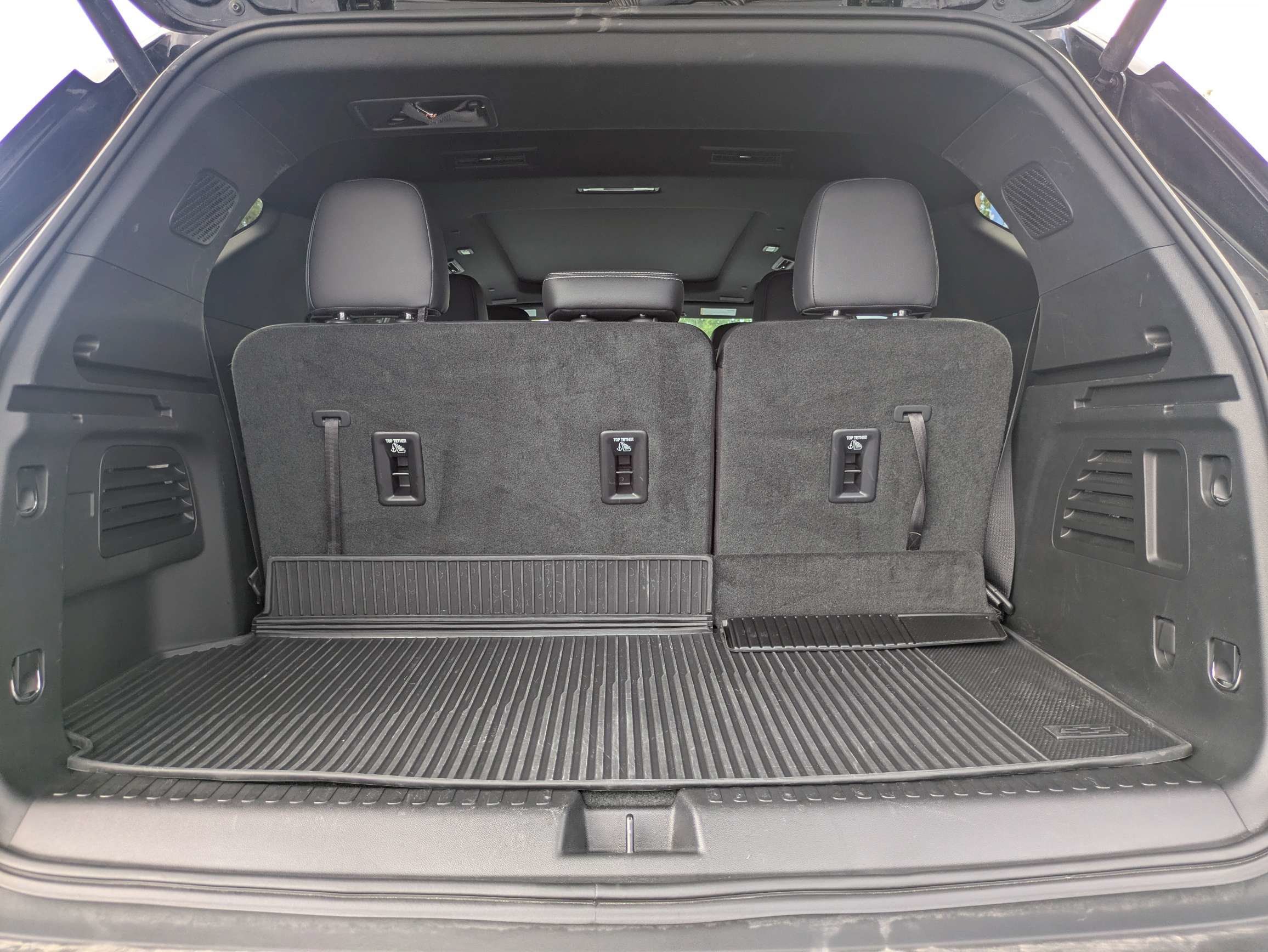 Used 2026 Chevrolet Traverse LT w/ Sun and Wheel Package FWD image 7