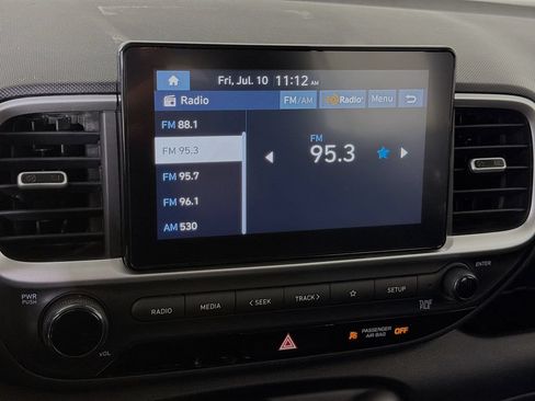 Used 2023 Hyundai Venue SEL FWD image 18