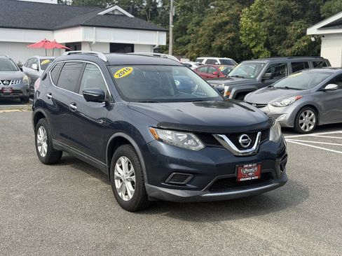 Used 2015 Nissan Rogue SV w/ SV Premium Package AWD/4WD image 2