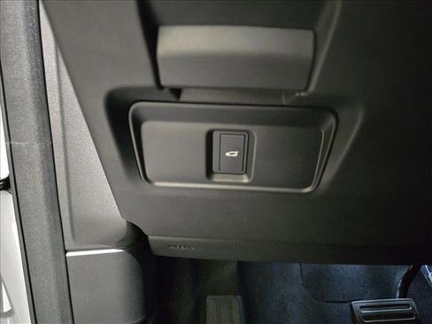 Used 2024 Land Rover Discovery Sport S image 27