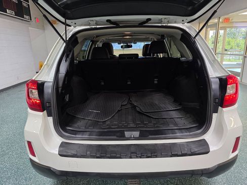 Used 2016 Subaru Outback 2.5i Limited AWD/4WD image 22