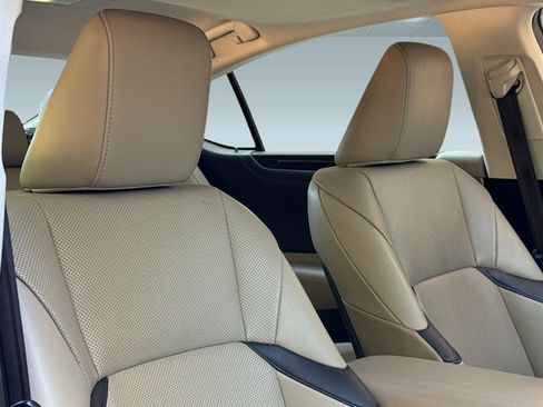 Used 2020 Lexus ES 300h w/ Premium Package FWD image 34