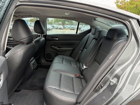 Used 2023 Nissan Altima 2.0 SR FWD image 29
