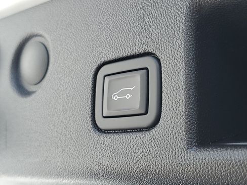 Used 2024 Chevrolet Equinox LT w/ LPO, Cargo Package FWD image 11