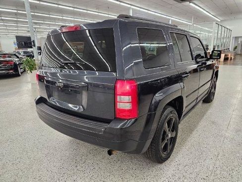 Used 2016 Jeep Patriot Sport w/ Power Value Group FWD image 5