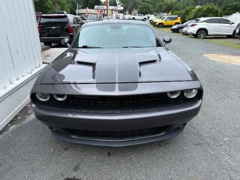 Used 2016 Dodge Challenger R/T w/ Driver Convenience Group RWD image 13