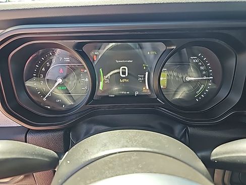 Certified 2025 Jeep Wrangler Unlimited Sahara image 24