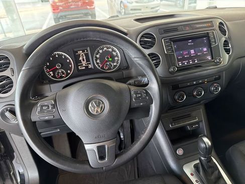 Used 2017 Volkswagen Tiguan Limited w/ Premium Package FWD image 17