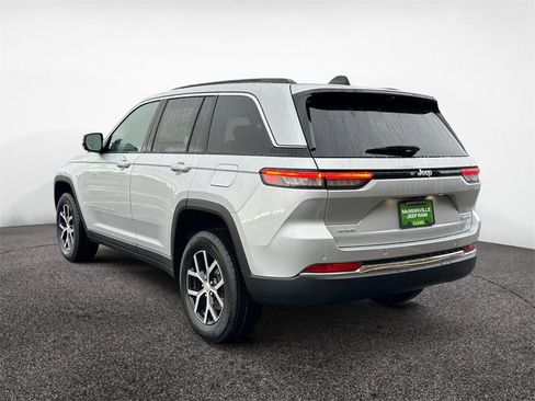 New 2025 Jeep Grand Cherokee Limited w/ Luxury Tech Group II image 3