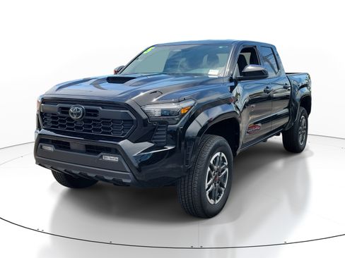 Used 2025 Toyota Tacoma TRD Sport AWD/4WD image 3