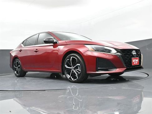 Used 2025 Nissan Altima 2.5 SR image 28