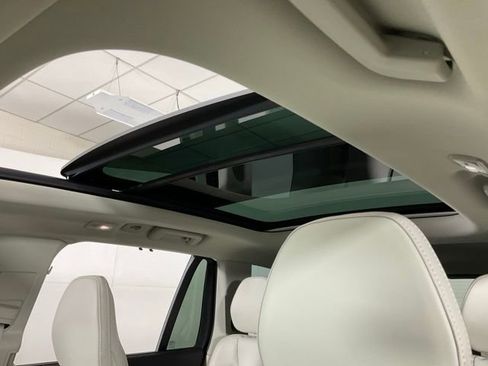 Certified 2024 Volvo XC90 T8 Ultimate w/ Protection Package Premier image 20