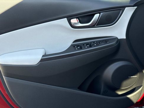 Certified 2022 Hyundai Kona Limited image 17