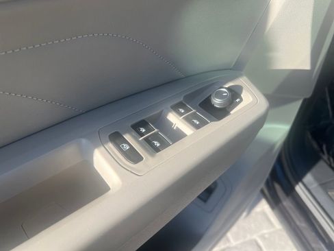 Used 2023 Volkswagen Atlas SE w/ Panoramic Sunroof Package image 13