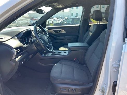 Used 2023 Chevrolet Traverse LT AWD/4WD image 9