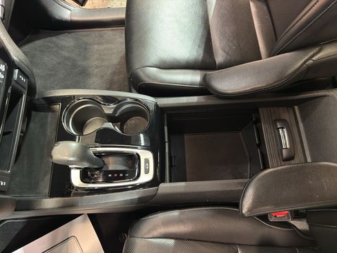 Used 2017 Honda Ridgeline RTL-E image 19