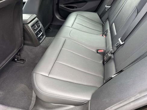 Used 2025 BMW 330i Sedan image 16