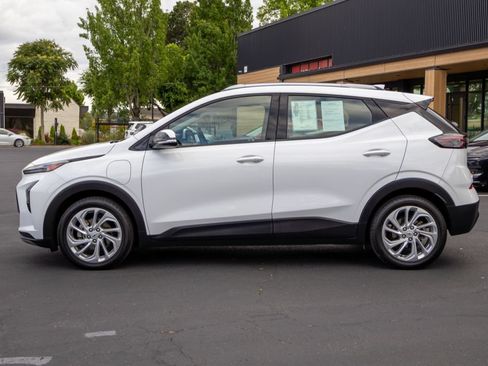 Used 2023 Chevrolet Bolt EUV LT FWD image 10
