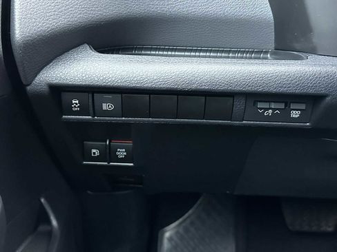 Used 2023 Toyota Sienna XSE image 33