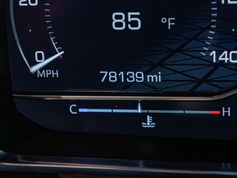 Used 2022 GMC Yukon XL SLE w/ Gmc Pro Safety Plus Package image 17