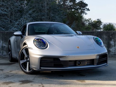 Used 2025 Porsche 911 Carrera image 9